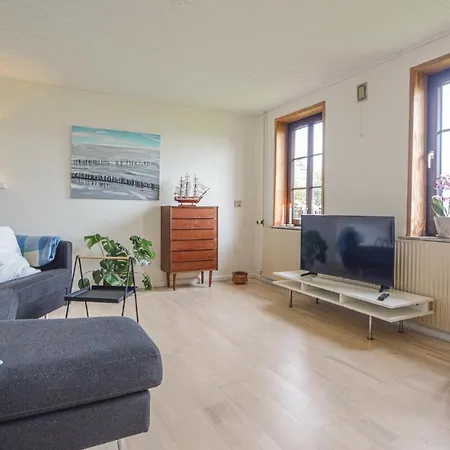 Two-bedroom Holiday In Holiday home